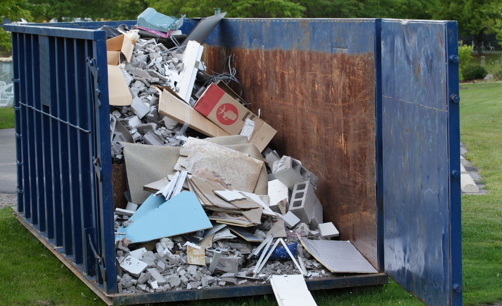 Dumpster,with,construction,debris